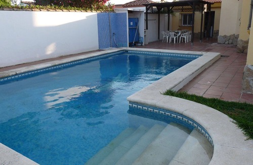 Los Franceses-la Vega Ski Chalet | Beautiful Independent Villa with Pool and Ocean View