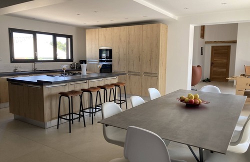 Arles Villa | Dreamy Villa with Heated Pool and Garden Near Arles