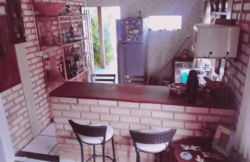 Rio Vermelho Sul House | Bright House Steps from the Beach with Family-Friendly Amenities