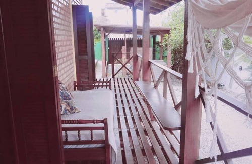 Rio Vermelho Sul House | Bright House Steps from the Beach with Family-Friendly Amenities