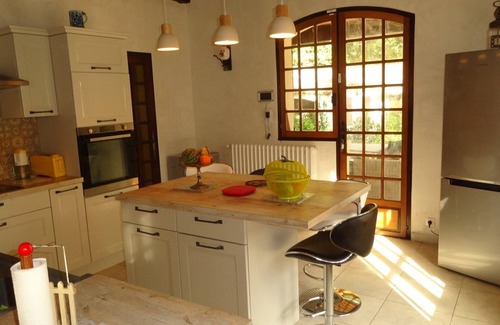 Vedene Villa | Enchanting Character Villa Surrounded by Nature's Beauty