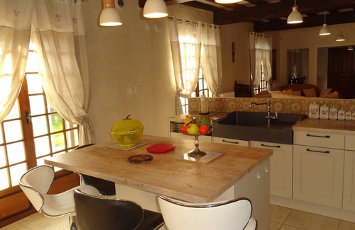 Vedene Villa | Enchanting Character Villa Surrounded by Nature's Beauty