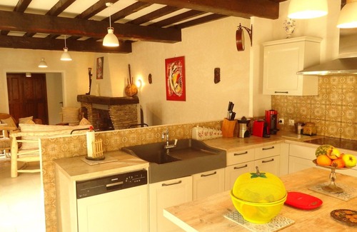 Vedene Villa | Enchanting Character Villa Surrounded by Nature's Beauty