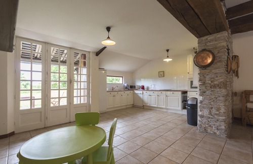 Guenrouet Cottage | Family Retreat: Oceanfront House with Pool & Spa Amenities