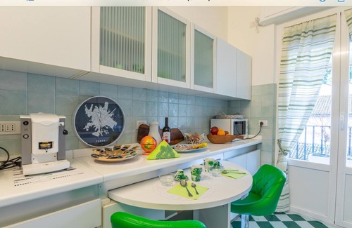 Parma City Centre Apartment | Bright Penthouse in Parma: Guest Rated 9.8 & Pet Friendly