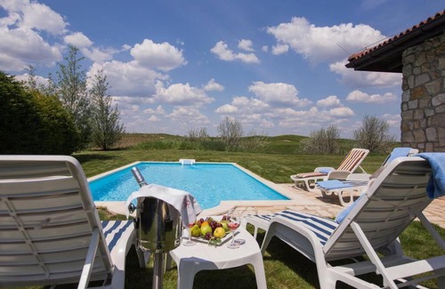 Balchik Villa | Bright Private Villa with Pool - Perfect for Families and Pets
