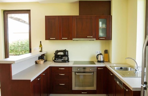 Balchik Villa | Bright Private Villa with Pool - Perfect for Families and Pets