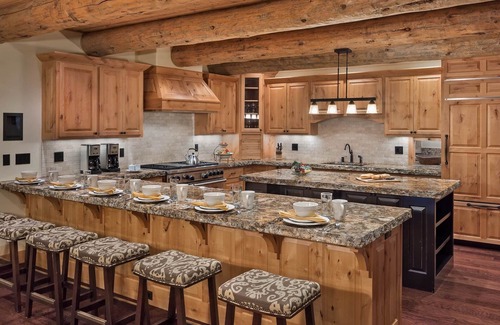 Steamboat Springs House | Indulgent Getaway with Hot Tub & Easy Ski Access - Panorama Grande