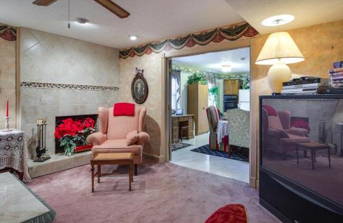 Danville Apartment | Private Guest House with Patio and Scenic Views - 10/10 Rated