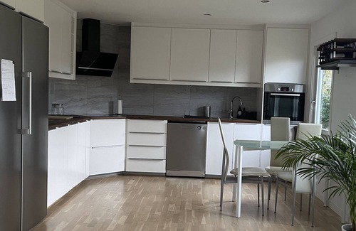 Nyhamnslage House | Stylish Family Retreat Just 200m from the Beach