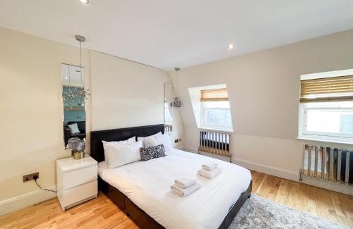 Camden Town with Primrose Hill Apartment | Stylish Apartment with Family-Friendly Amenities Awaits