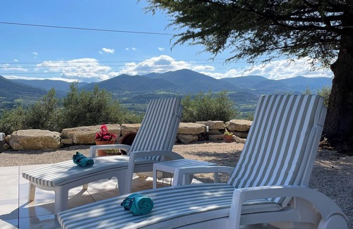 Mirabel-aux-Baronnies Apartment | Large apartment for 4 people in a house with swimming pool