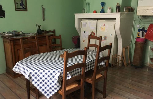Dole Apartment | Quiet Downtown Apartment with Pool and Spectacular Lake Views