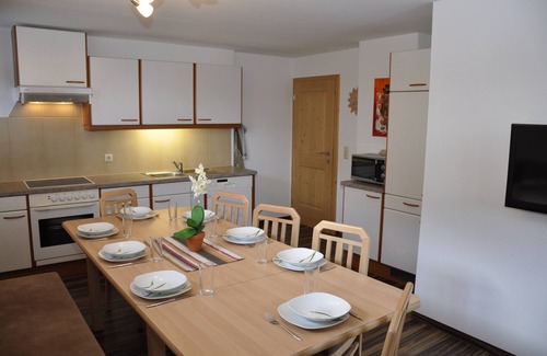 Sankt Jakob in Defereggen Apartment | Spacious Family Apartment with Mountain Views & Free WiFi