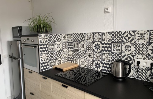 Centre Ville Apartment | Family-Friendly Apartment with Pool in Amiens’ Heart