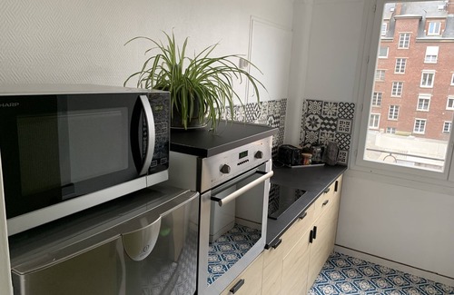 Centre Ville Apartment | Family-Friendly Apartment with Pool in Amiens’ Heart