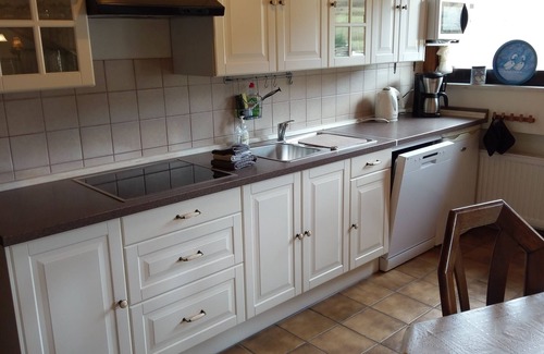 Muerlenbach House | Discover Appartement Vulkaaneifel Zolder with Pool & Lake Views