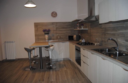 Montecalvario Apartment | Spacious Apartment Near National Archaeological Museum