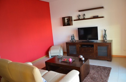 Aveiro Apartment | Spacious Oceanfront Apartment Near NexT University