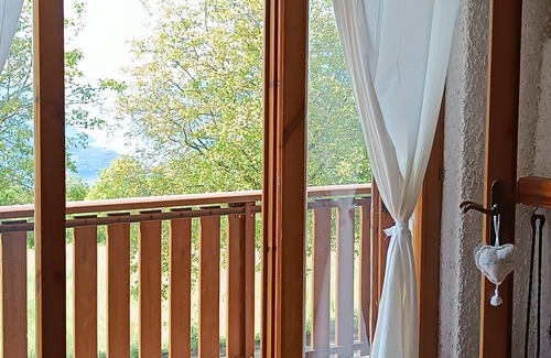 Zone Apartment | Large apartment surrounded by greenery with lake view