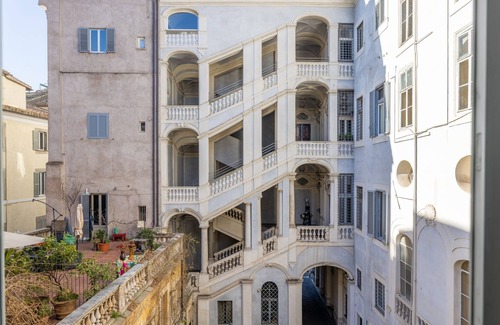 Rione VII Regola Apartment | Spacious Apartment Overlooking Campo Dei Fiori for Groups