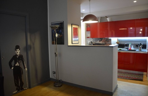 Centro Storico Apartment | Inviting 2-Bedroom Apartment in PALAZZO SAN MATTEO