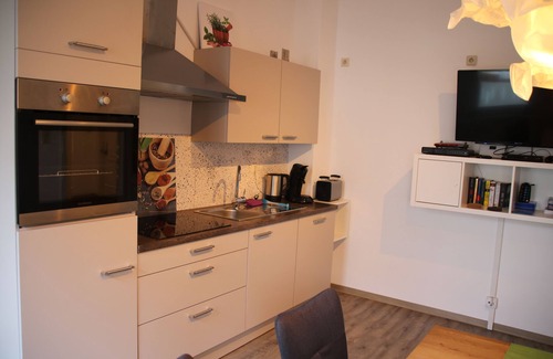 Fruchteburg Apartment | Spacious 3-Bedroom Apartment with Pool and Kitchen Access