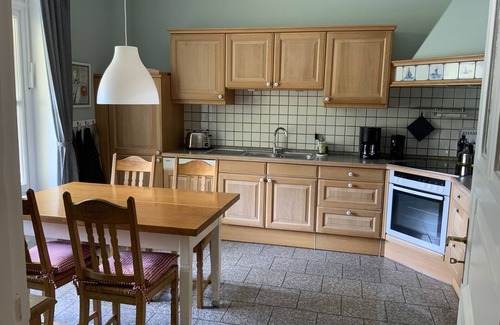 Buxtehude Apartment | Spacious Apartment in Central Buxtehude with Sauna & Spa
