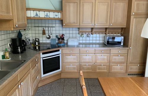 Buxtehude Apartment | Spacious Apartment in Central Buxtehude with Sauna & Spa