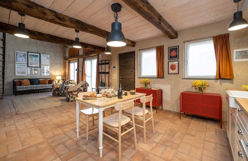 Cressa Apartment | Spacious Loft Apartment with Garden at Farmhouse Resort