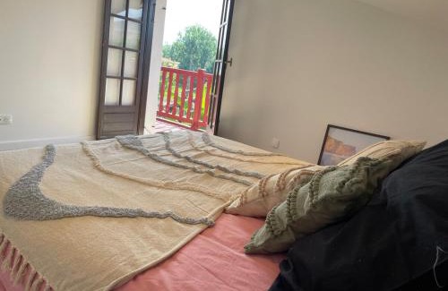 Espelette Apartment | Large Apartment with Mountain View in Espelette