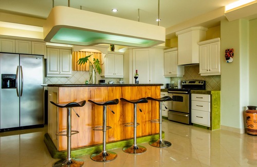 Naranjos Agrios Condo | Exceptional Condo Suite with Pool in Lake Arenal - 10/10 Rating