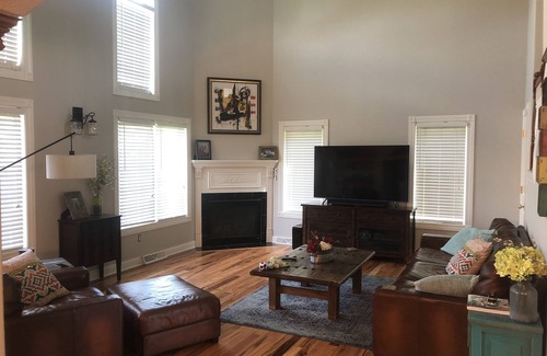 Pewaukee House | Spacious Home Steps from Pewaukee Lake with Full Kitchen