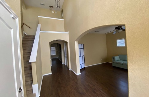 Round Rock House | Elegant Family Retreat in Upscale Neighborhood with Amenities