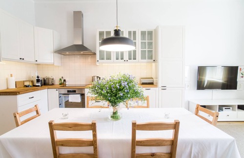 Stare Miasto Apartment | Cozy Apartment Overlooking the Market - Guest Rated 10/10