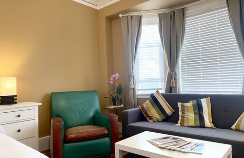 Lower Nob Hill Apartment | Bright Nob Hill Studio with Family-Friendly Amenities