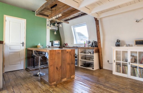Croix Apartment | Bright Studio Near Lille with Spa and Hot Tub Access