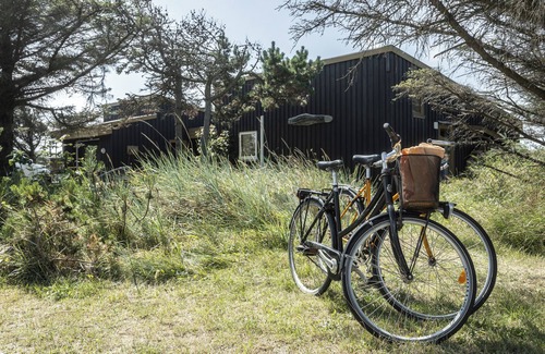 Lonstrup Cottage | Large bright summerhouse in a tranquil area with sea view and close to the ocean