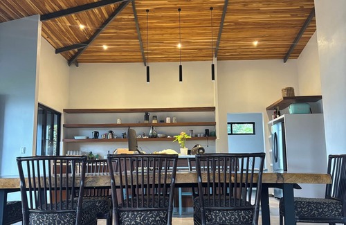 Arenal Villa | Cozy Villa with Lake Arenal Views & Spa Amenities