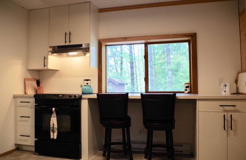 Alberni-Clayoquot Cabin | Relaxing Cabin Retreat Near Stamp Falls Park