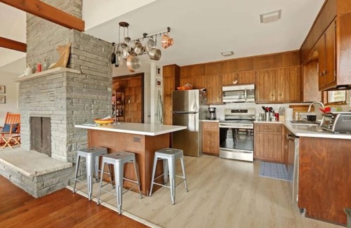 Oak Hill House | Elegant Country House Near Hudson Valley & Catskills Skiing