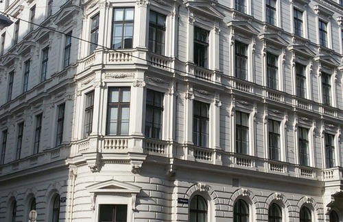 Innere Stadt Apartment | Pet-Friendly Central Two Bedroom Apartment A12 with Breakfast