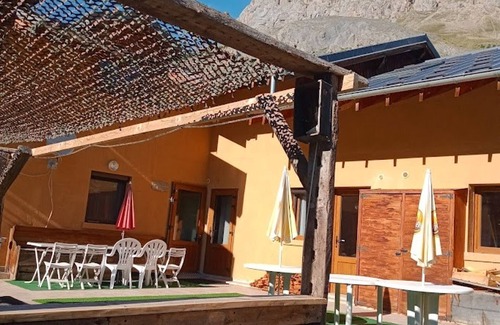 Monetier-les-Bains Ski Chalet | Spacious Chalet Le Monêtier-les-Bains with Spa & Family Amenities