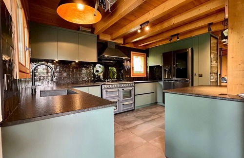 Bourg-Saint-Maurice Ski Chalet | Elegant Chalet in Bourg-Saint-Maurice with Pool and Spa