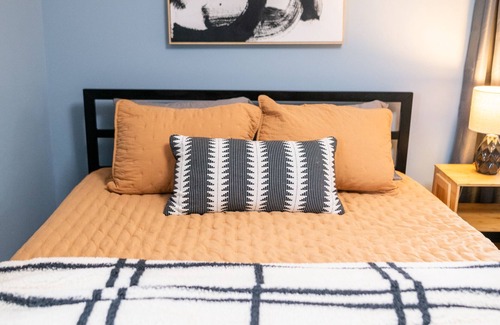 Creston House | Charming Home Near Parks with Spa & Family-Friendly Amenities