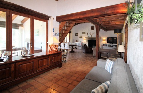 Lorgues Villa | Spacious Villa for 8-16 Guests with Private Pool & More