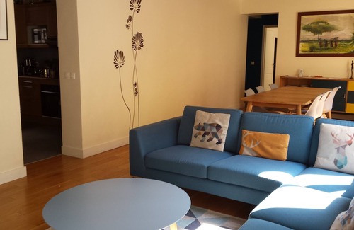 Quartier Sainte-Marguerite Apartment | Stylish Flat Between Bastille and Marais with Spa & Kitchen