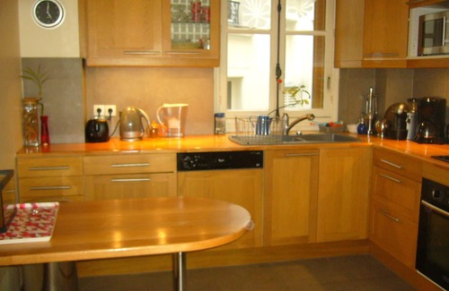 Quartier Sainte-Marguerite Apartment | Stylish Flat Between Bastille and Marais with Spa & Kitchen