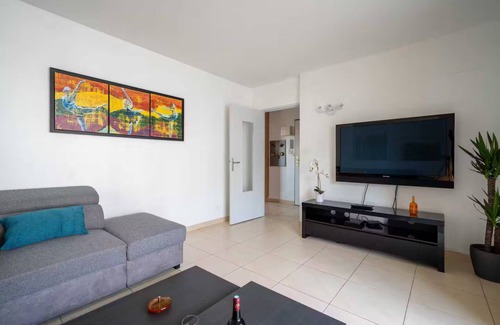 Antigone Apartment | Large city center apartment