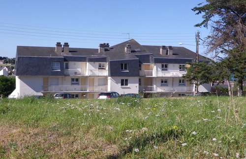 Erquy Apartment | Cozy 2-Room Apartment with Ocean View in Erquy, Rated 9.6